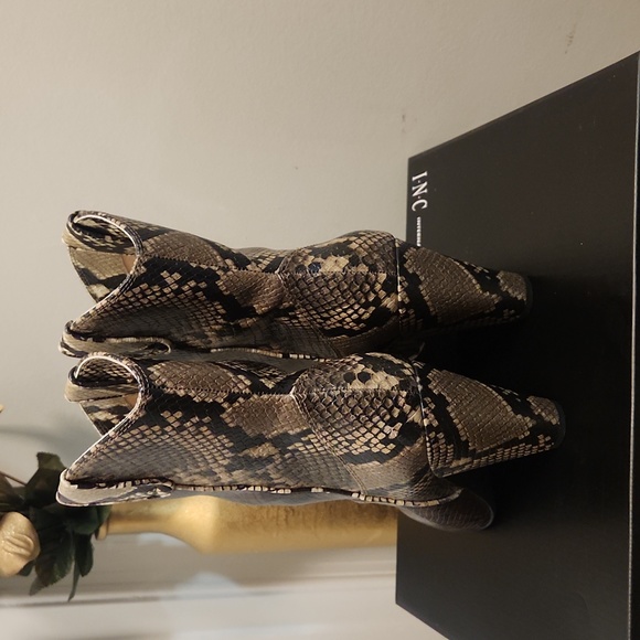 Cowgirl Boots Snake Print, 9.5 - Picture 5 of 13